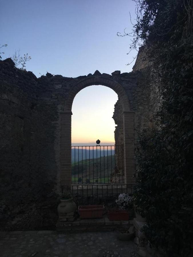 Le Antiche Mura Irsina Bagian luar foto